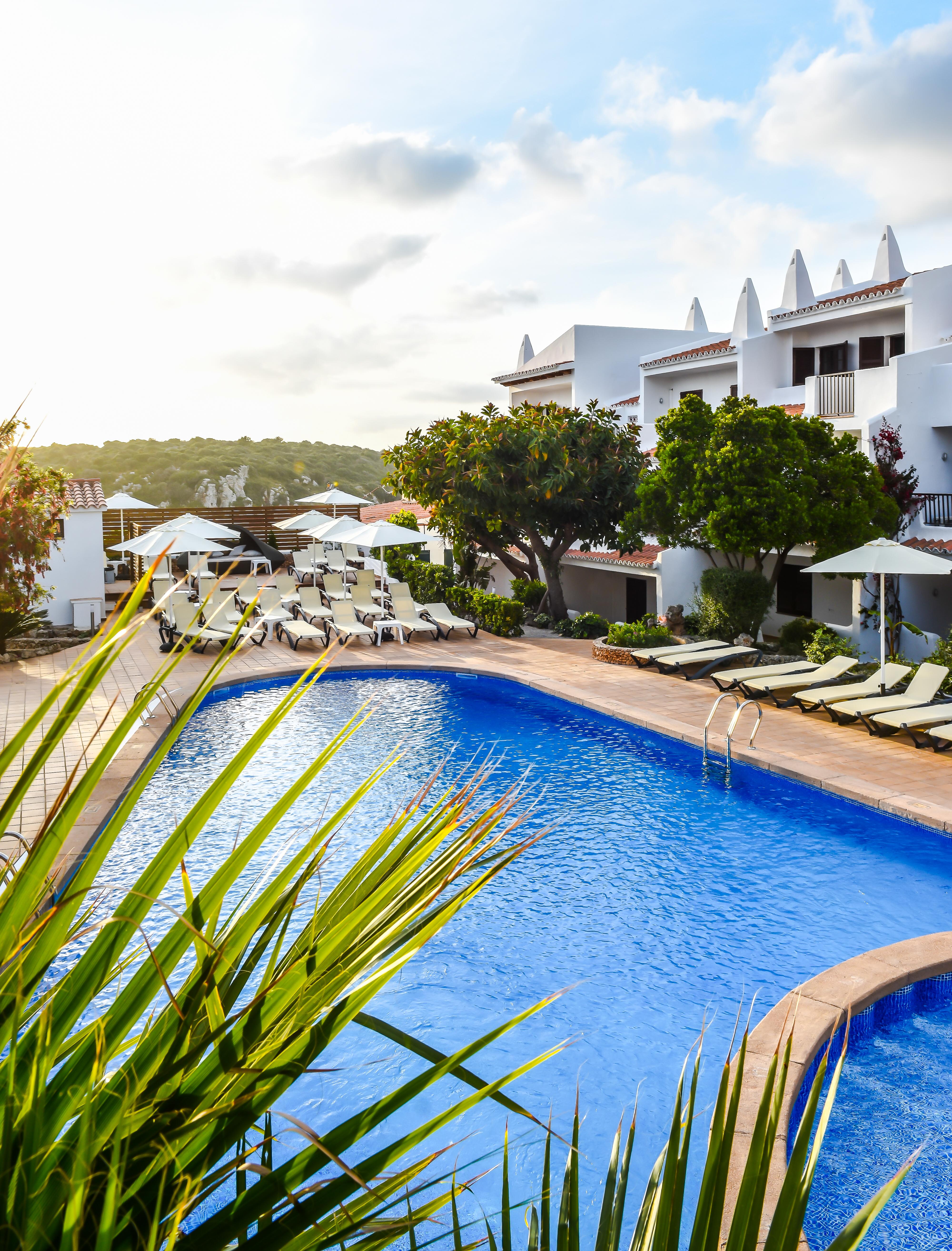 Aparthotel Nelva Resort Cala En Porter  Exterior foto